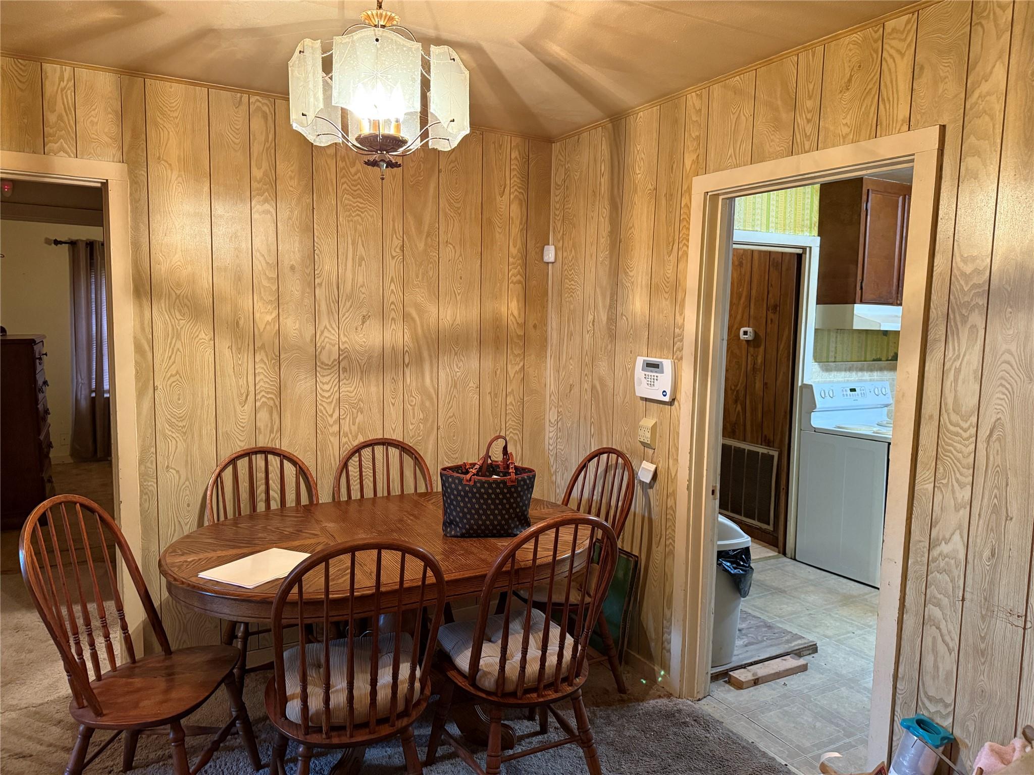 823 N Ellis St, Giddings, TX 78942