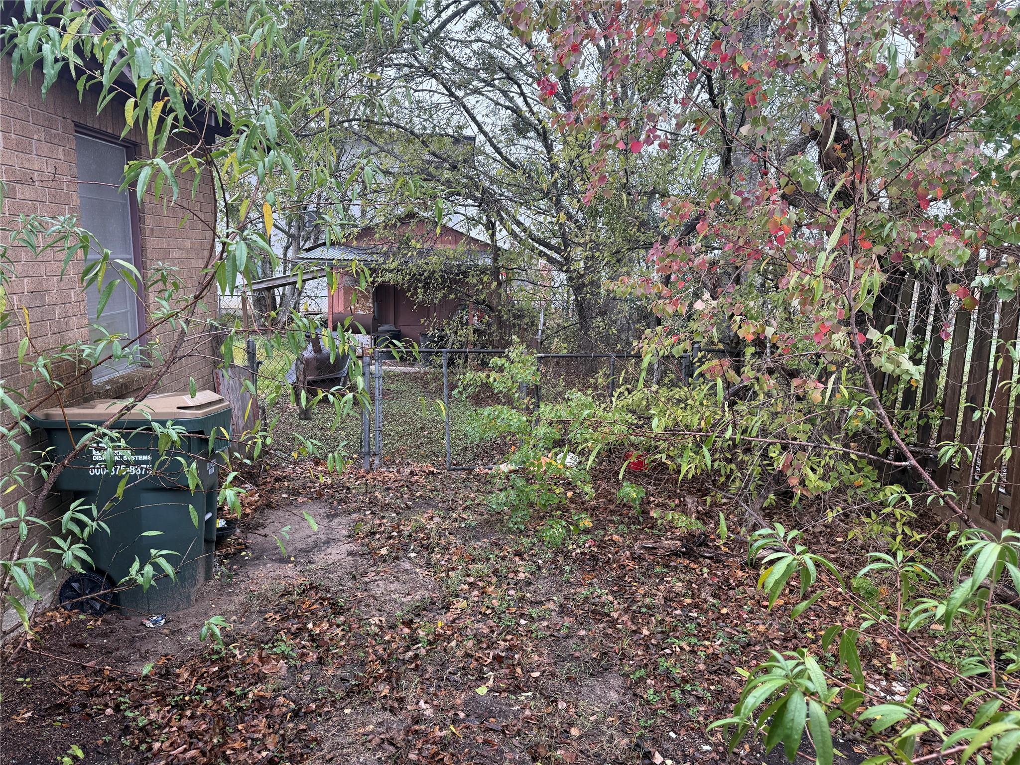 823 N Ellis St, Giddings, TX 78942