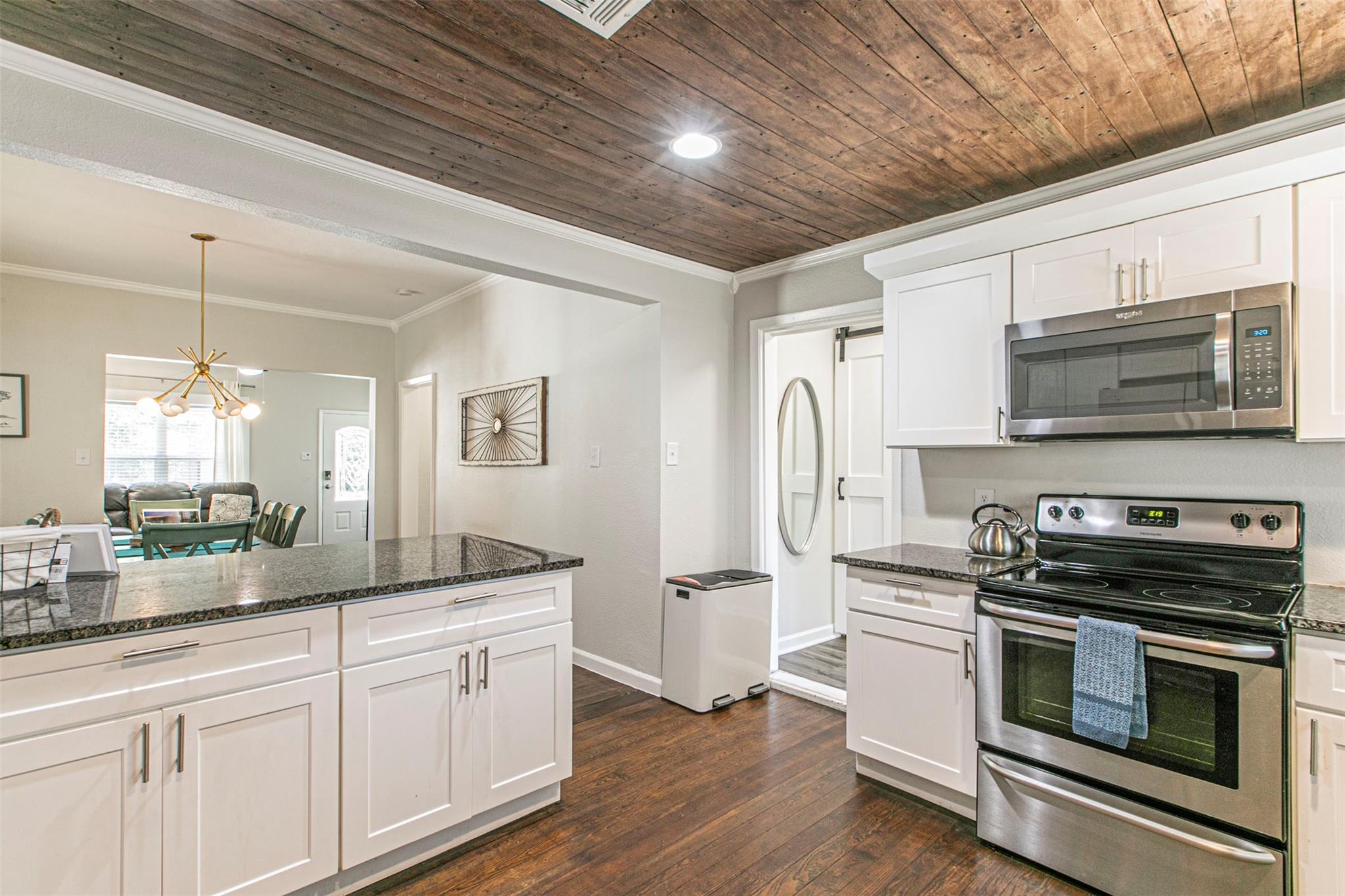 1608 Hutto Rd, Georgetown, TX 78626