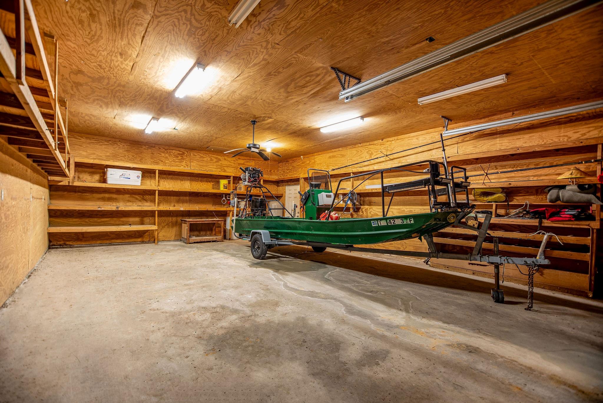 19 Dewberry Ln, Seadrift, TX 77983