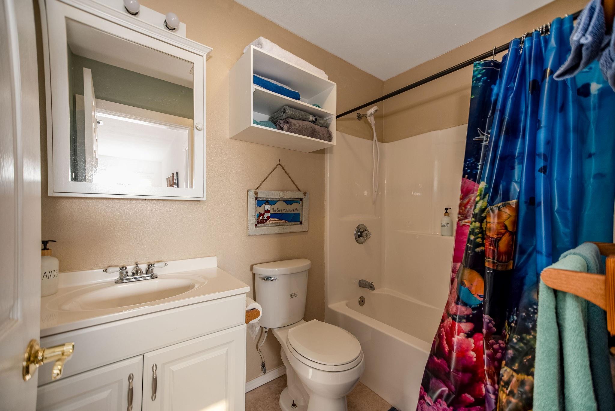 19 Dewberry Ln, Seadrift, TX 77983