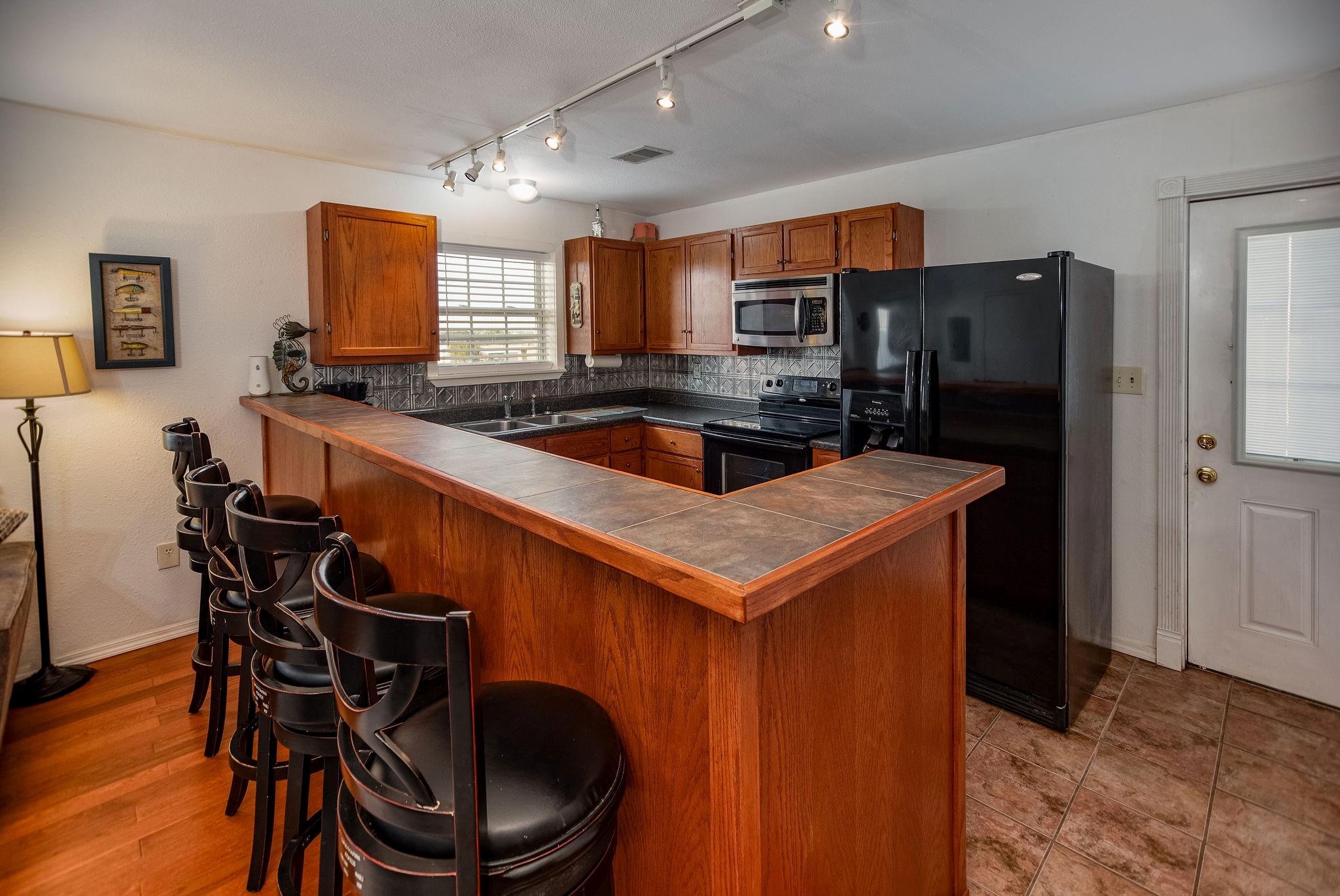 19 Dewberry Ln, Seadrift, TX 77983