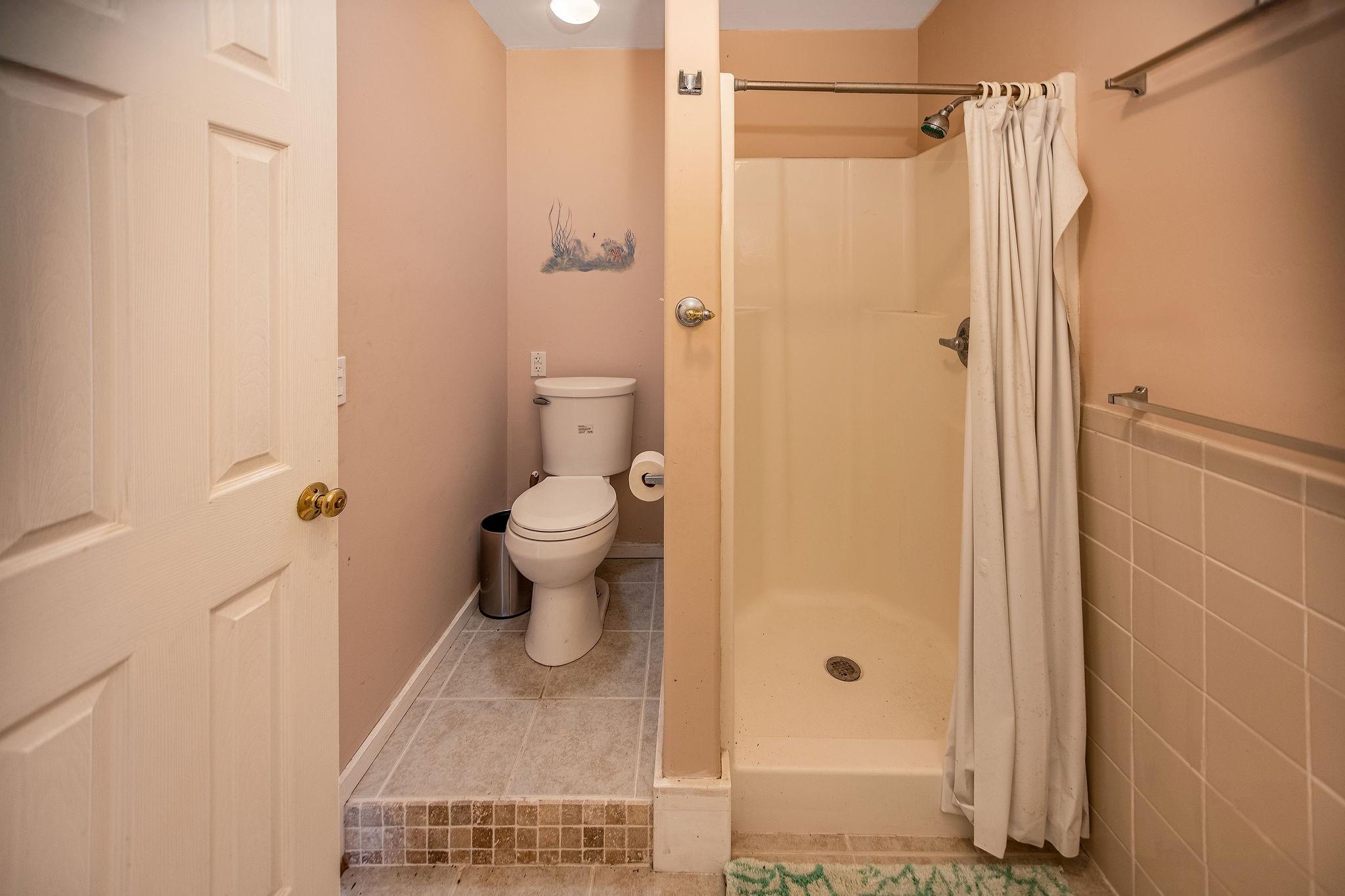 19 Dewberry Ln, Seadrift, TX 77983