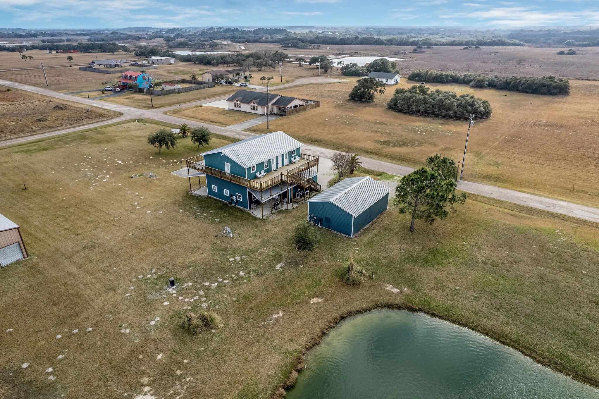 19 Dewberry Ln, Seadrift, TX 77983