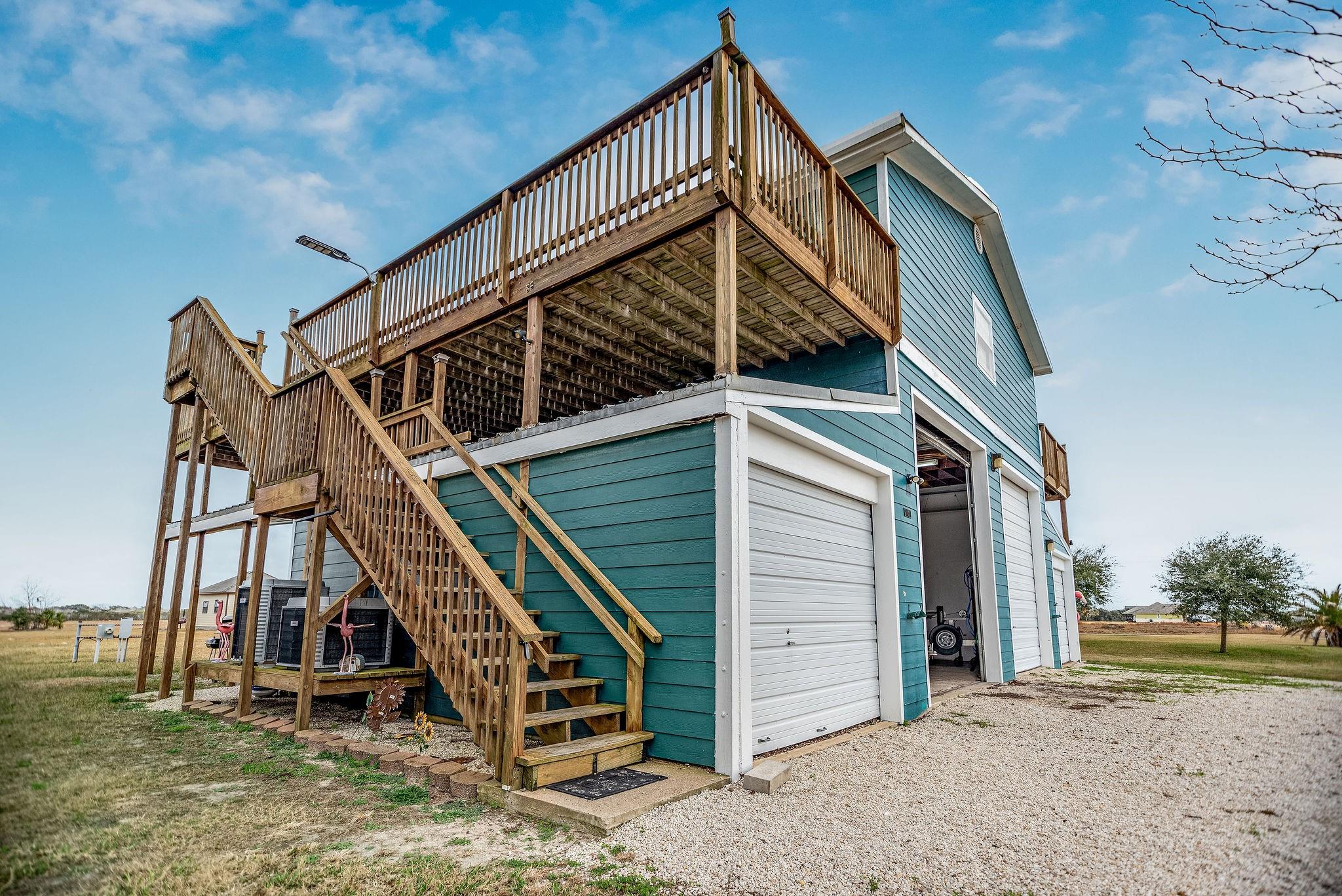 19 Dewberry Ln, Seadrift, TX 77983