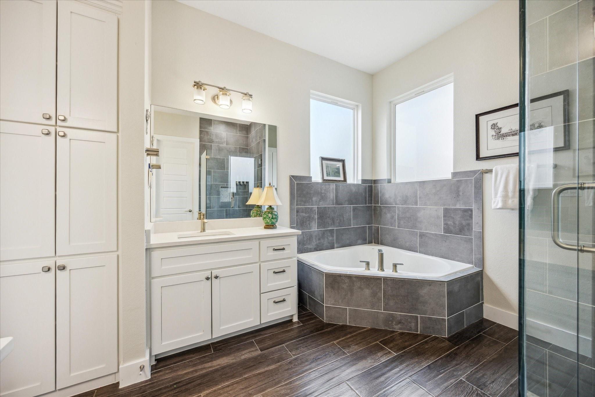 26 Quiet Meadow Cir, Wimberley, TX 78676