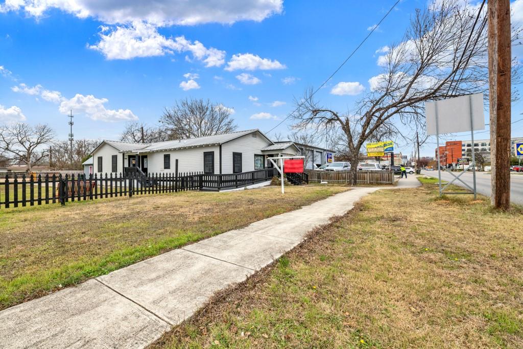 608 S Guadalupe St, San Marcos, TX 78666