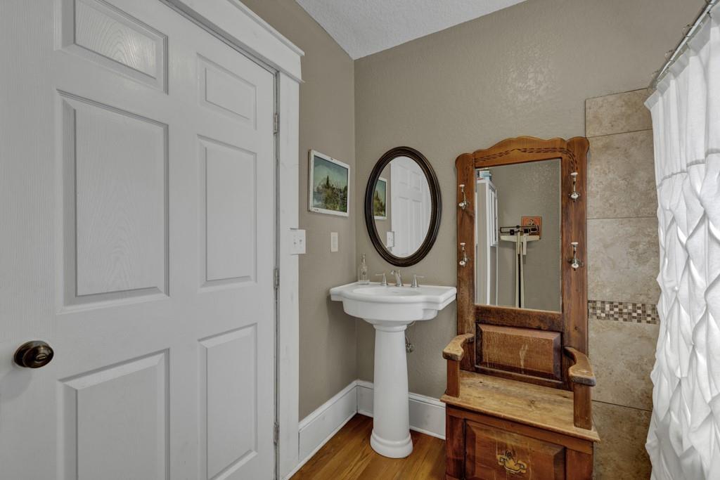 608 S Guadalupe St, San Marcos, TX 78666