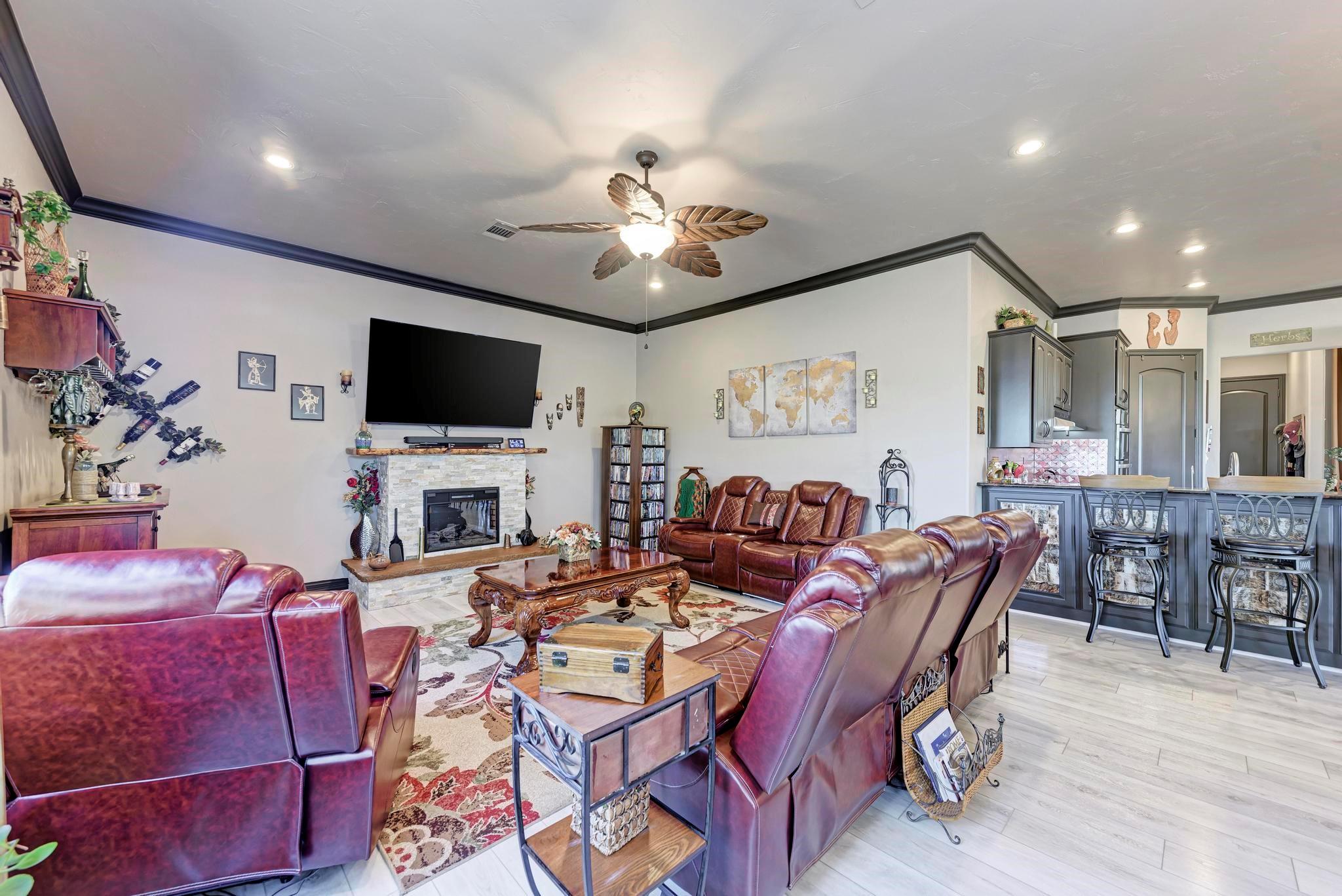 303 Left Ln, Horseshoe Bay, TX 78657