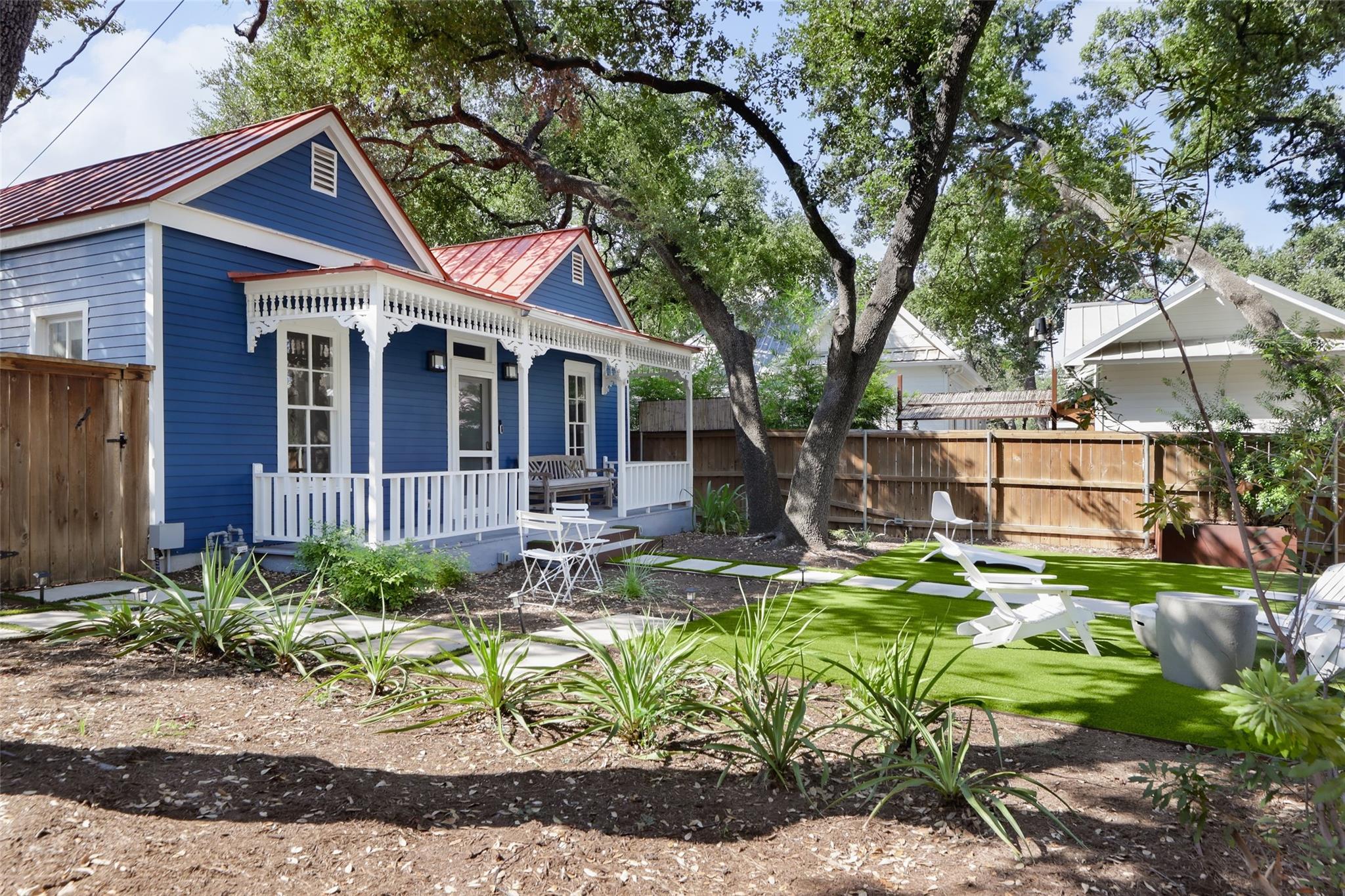 1504 Brackenridge St, Austin, TX 78704