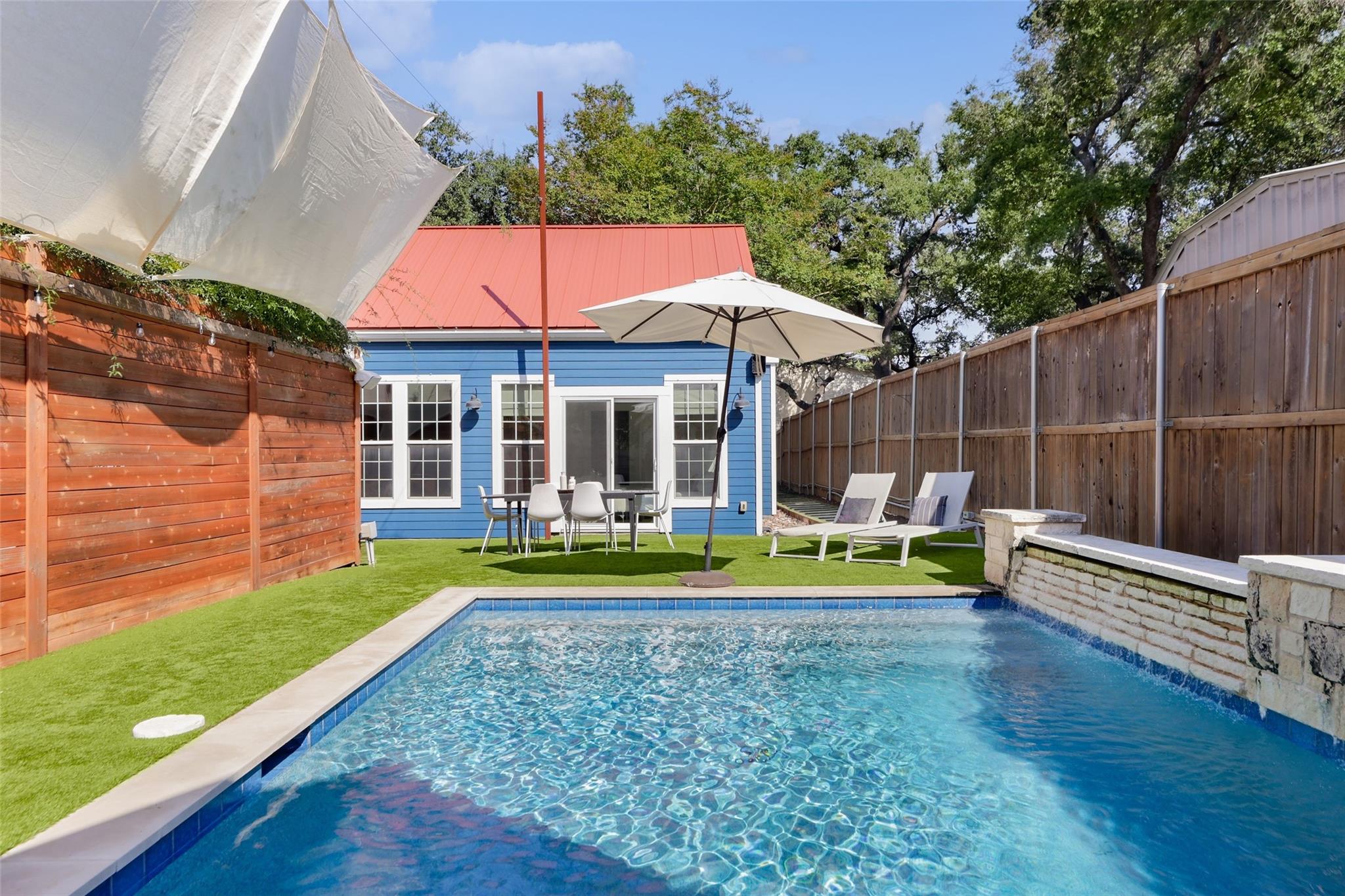 1504 Brackenridge St, Austin, TX 78704
