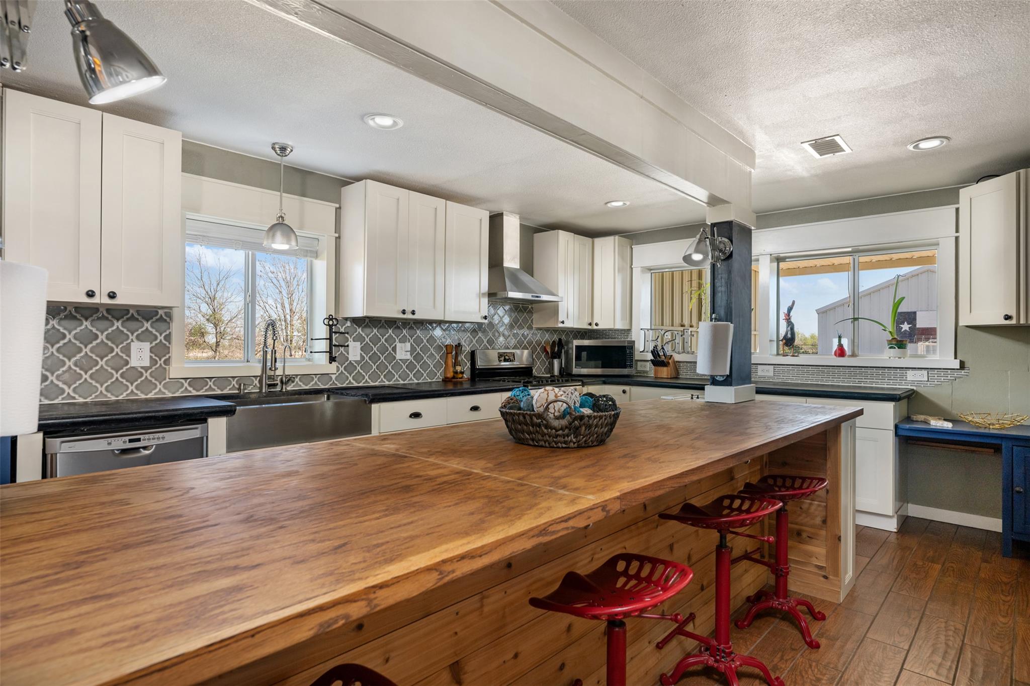 6501 County Road 239, Jarrell, TX 76537