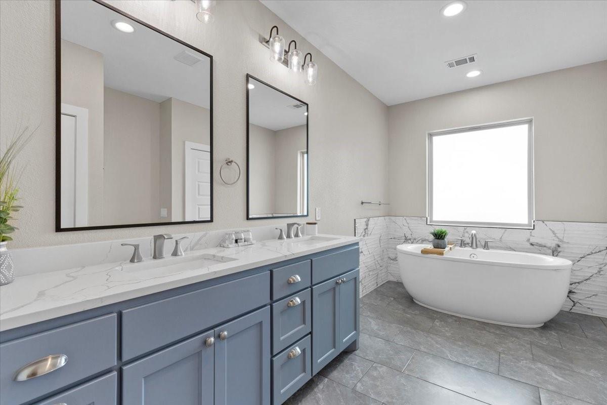 117 Nakalele Ln, Bastrop, TX 78602