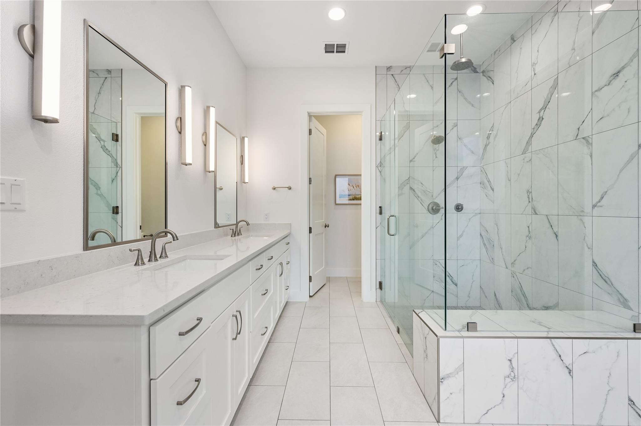 233 Lakefront Dr, Lago Vista, TX 78645