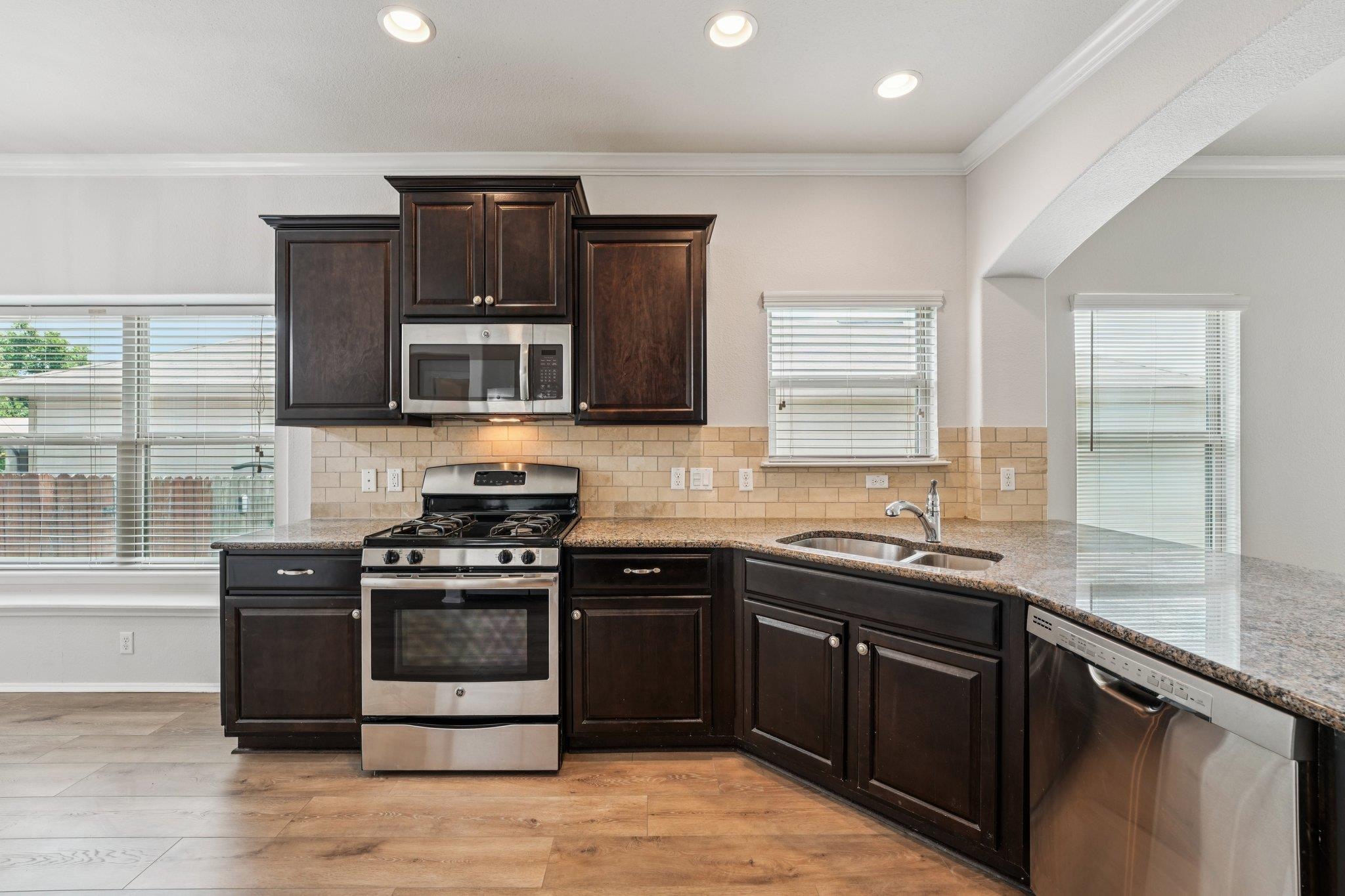 10017 Pinnacle Crest Loop, Austin, TX 78747