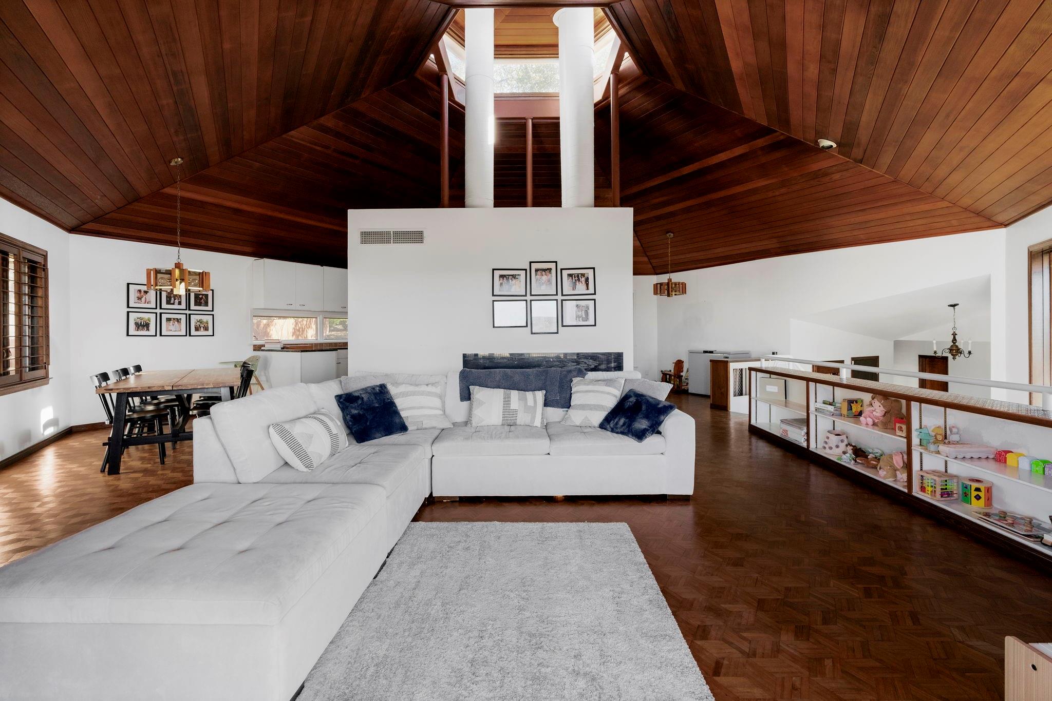 1922 Cypress Pt W, Austin, TX 78746