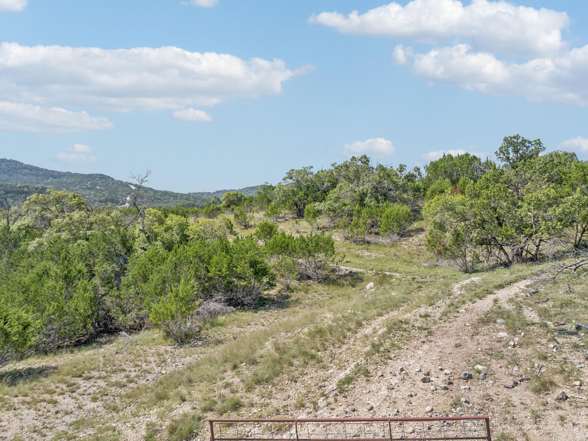 105 Lost Valley Rd, Boerne, TX 78006