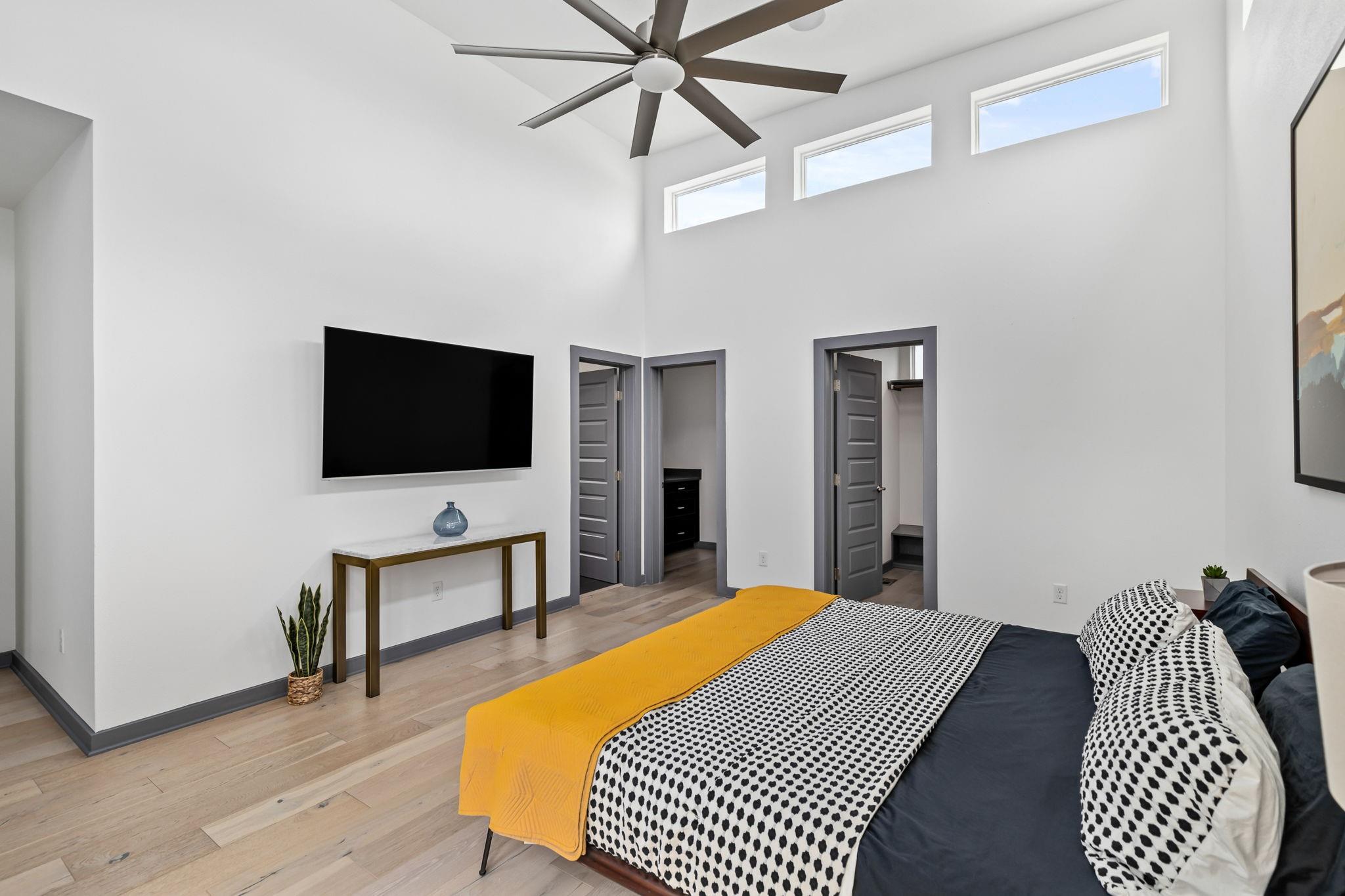 2400 E 8th St, Austin, TX 78702