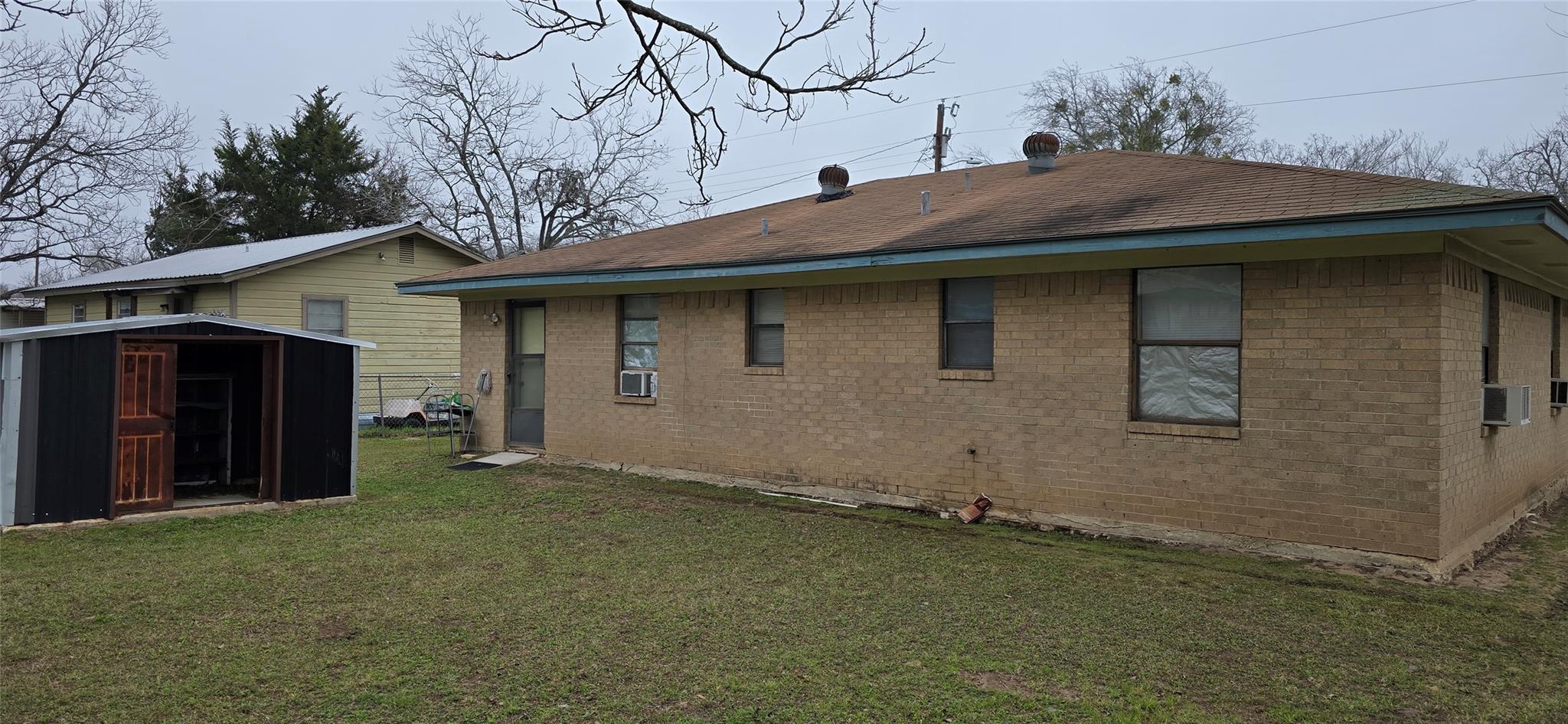 701 Burleson St, Rockdale, TX 76567