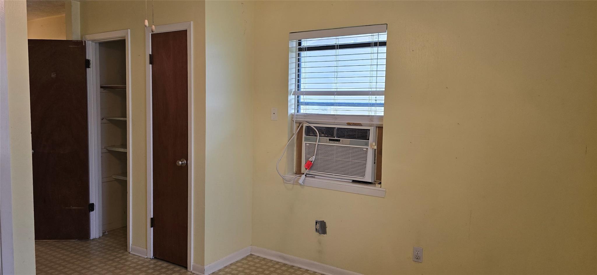 701 Burleson St, Rockdale, TX 76567