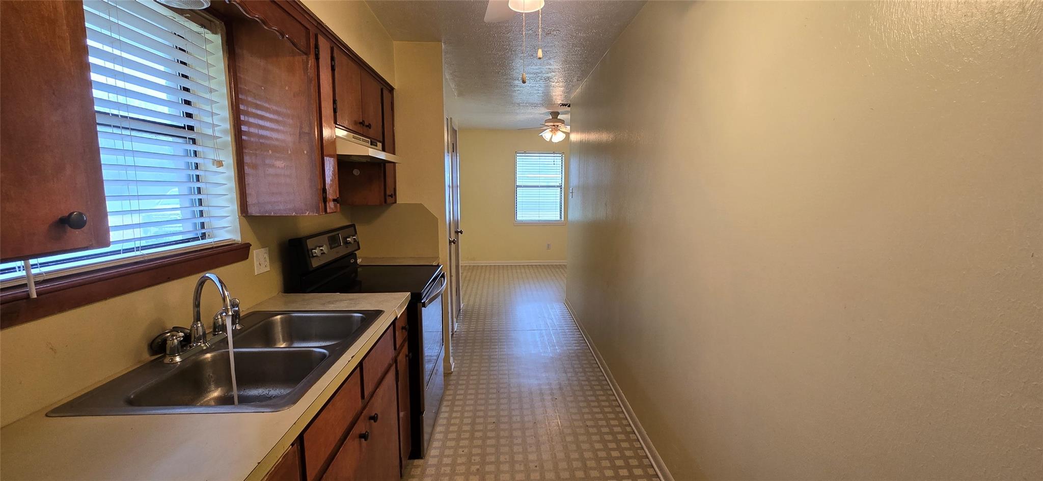 701 Burleson St, Rockdale, TX 76567