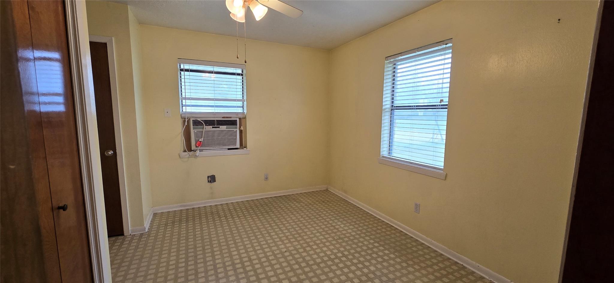 701 Burleson St, Rockdale, TX 76567