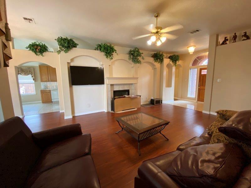 816 Point Run Dr, Pflugerville, TX 78660