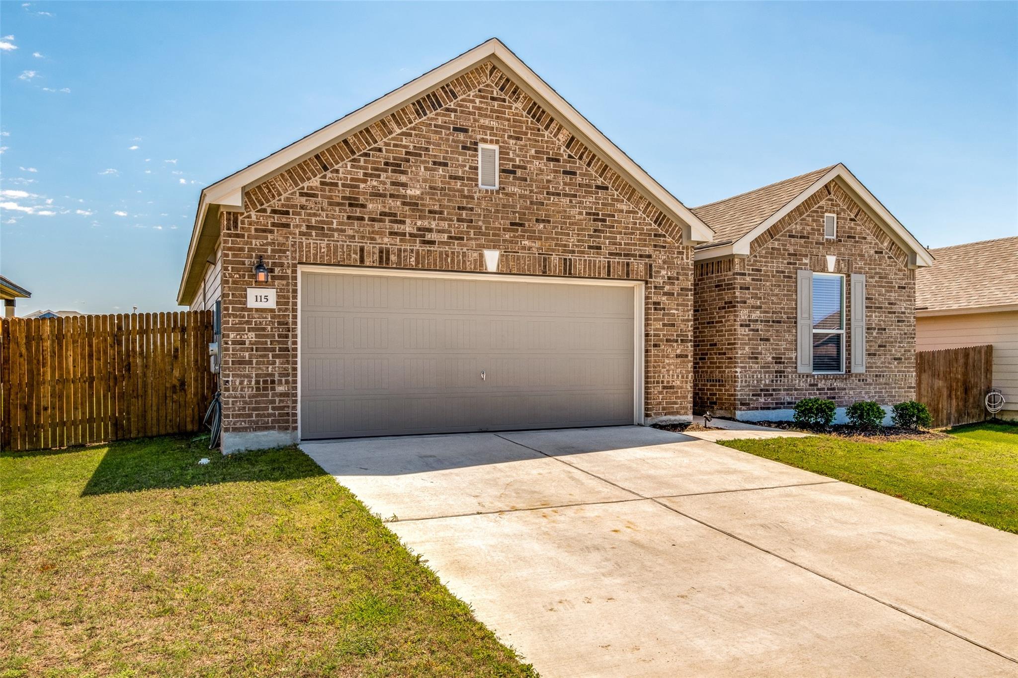 115 Schuylerville Dr, Elgin, TX 78621