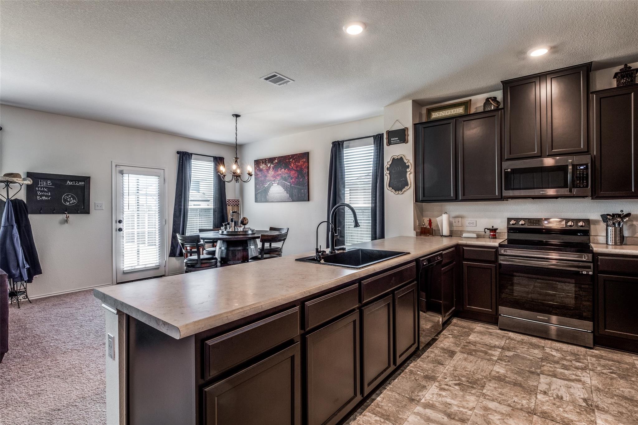 115 Schuylerville Dr, Elgin, TX 78621