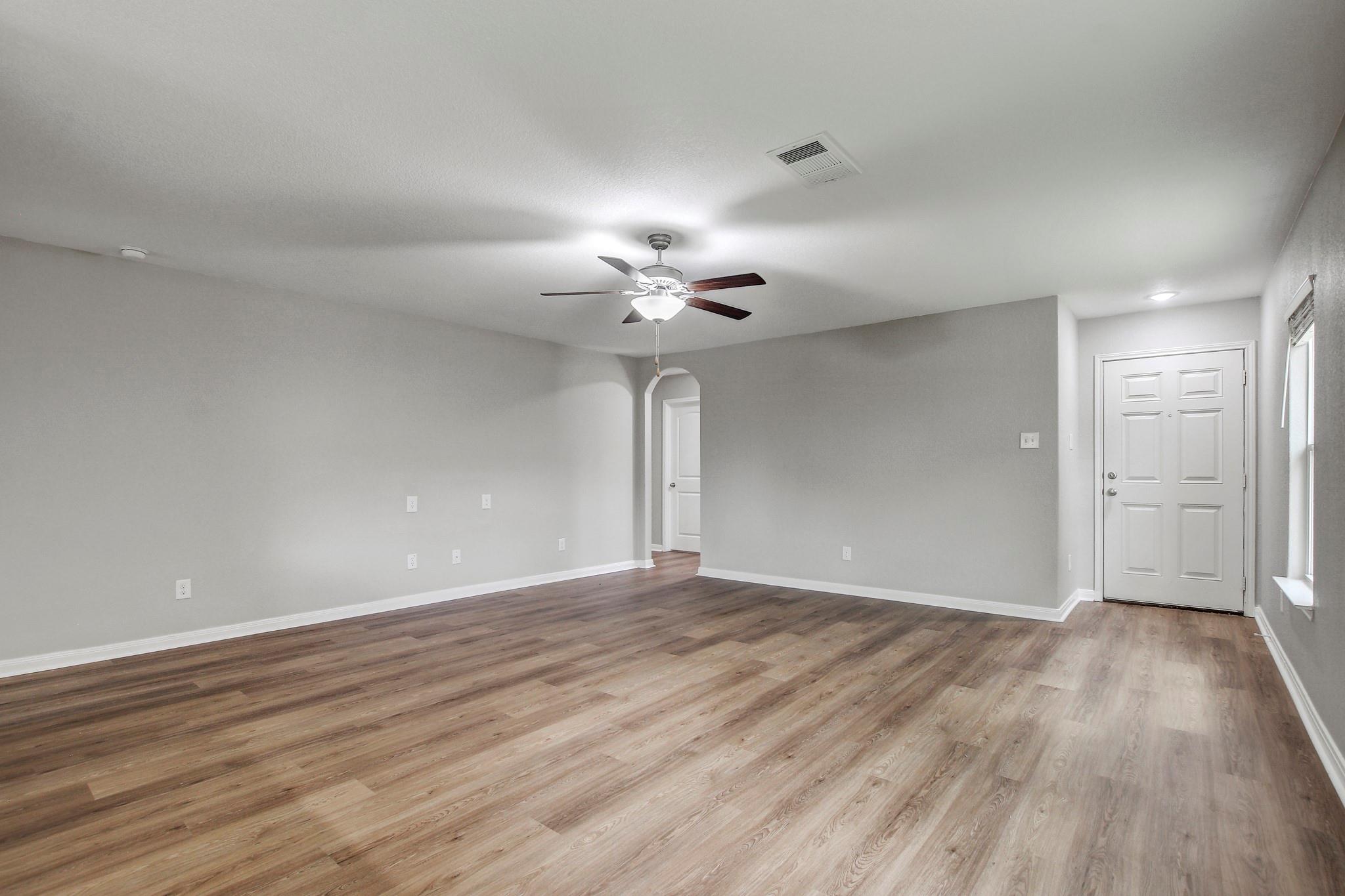 1326 Amy Dr, Kyle, TX 78640