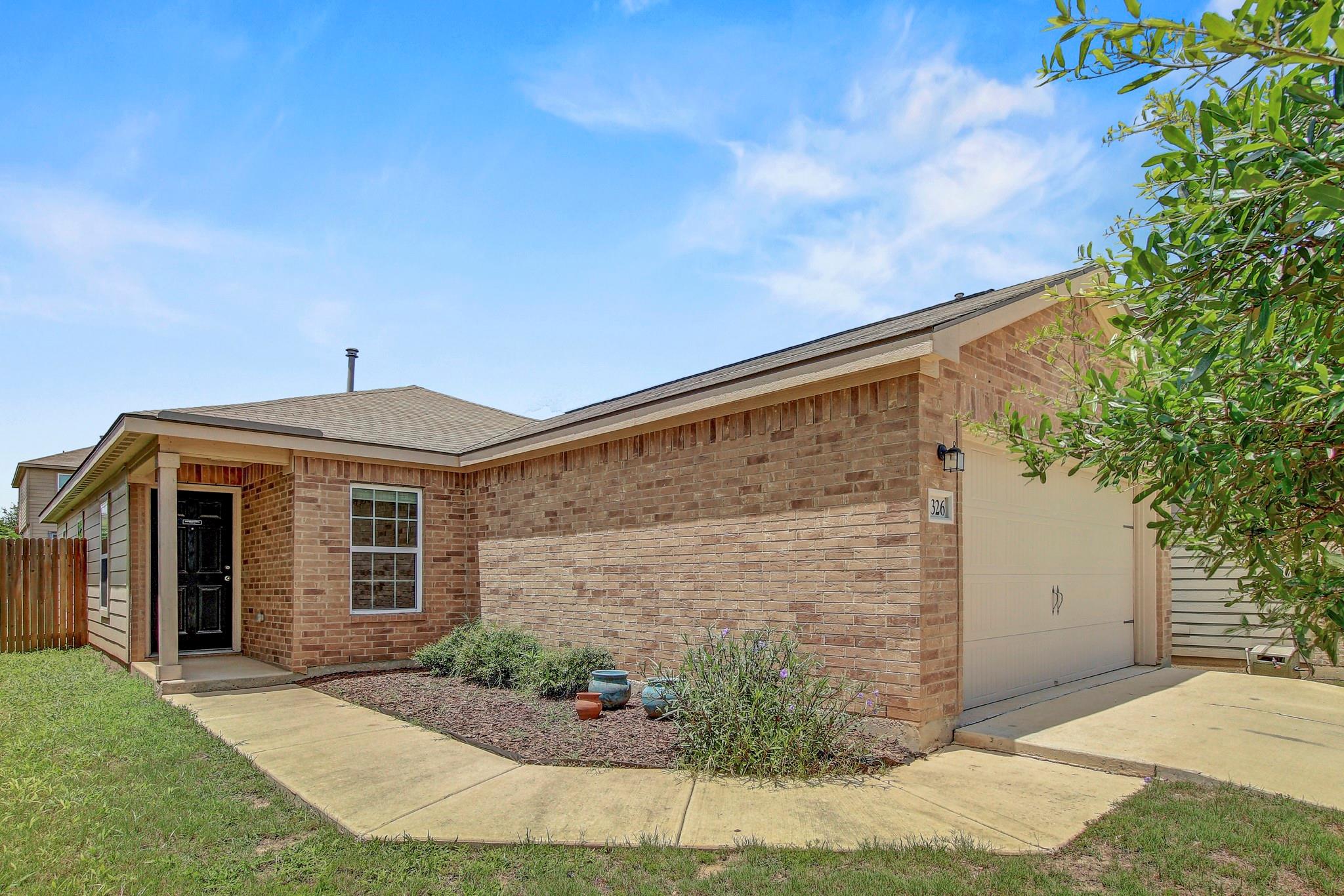1326 Amy Dr, Kyle, TX 78640