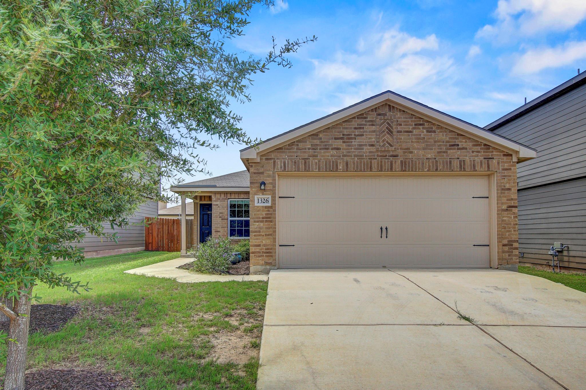 1326 Amy Dr, Kyle, TX 78640