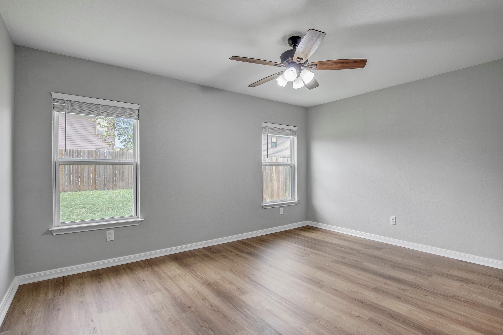 1326 Amy Dr, Kyle, TX 78640