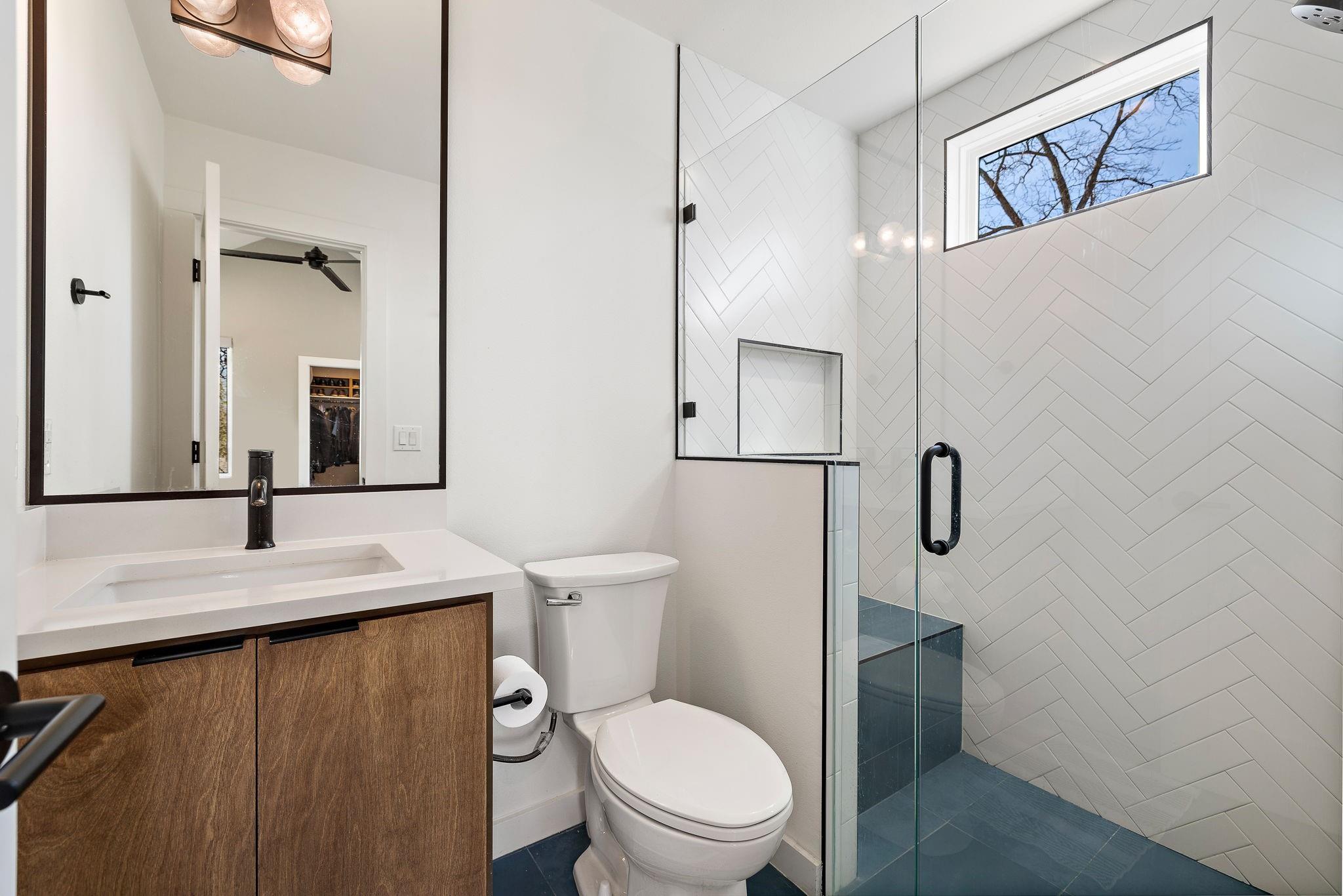 4610 Lyons Rd # 2, Austin, TX 78702