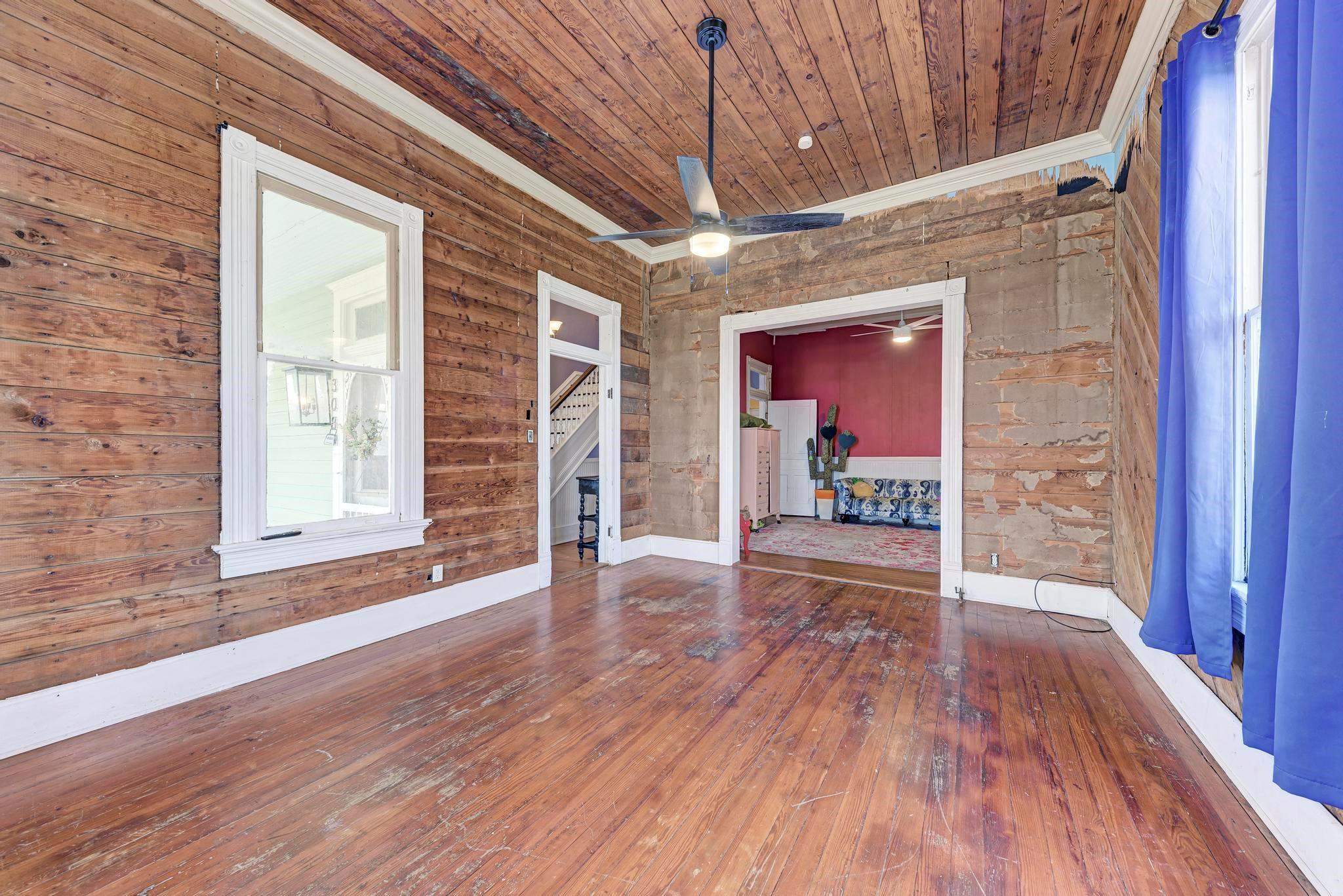 308 N Broad St, Coupland, TX 78615