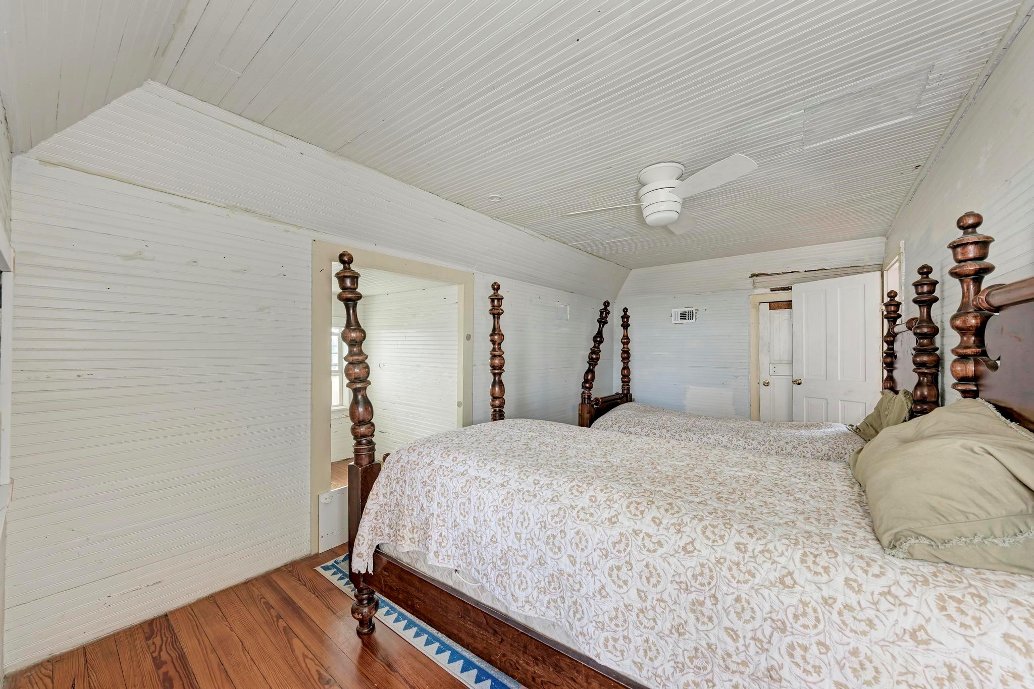 308 N Broad St, Coupland, TX 78615