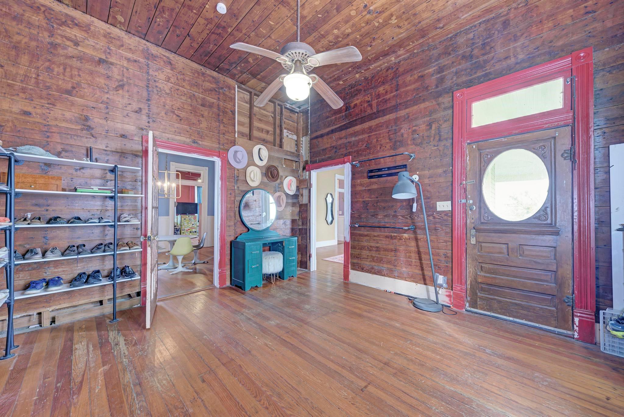 308 N Broad St, Coupland, TX 78615