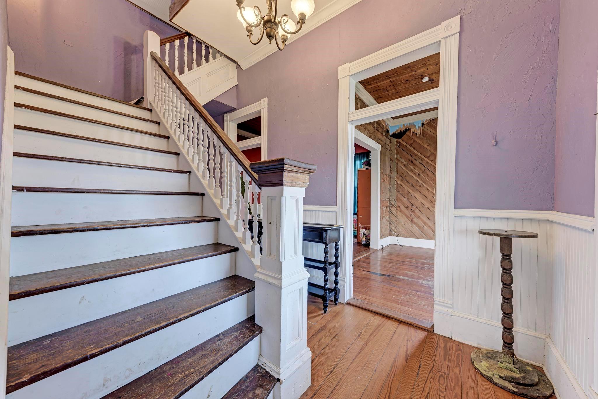 308 N Broad St, Coupland, TX 78615