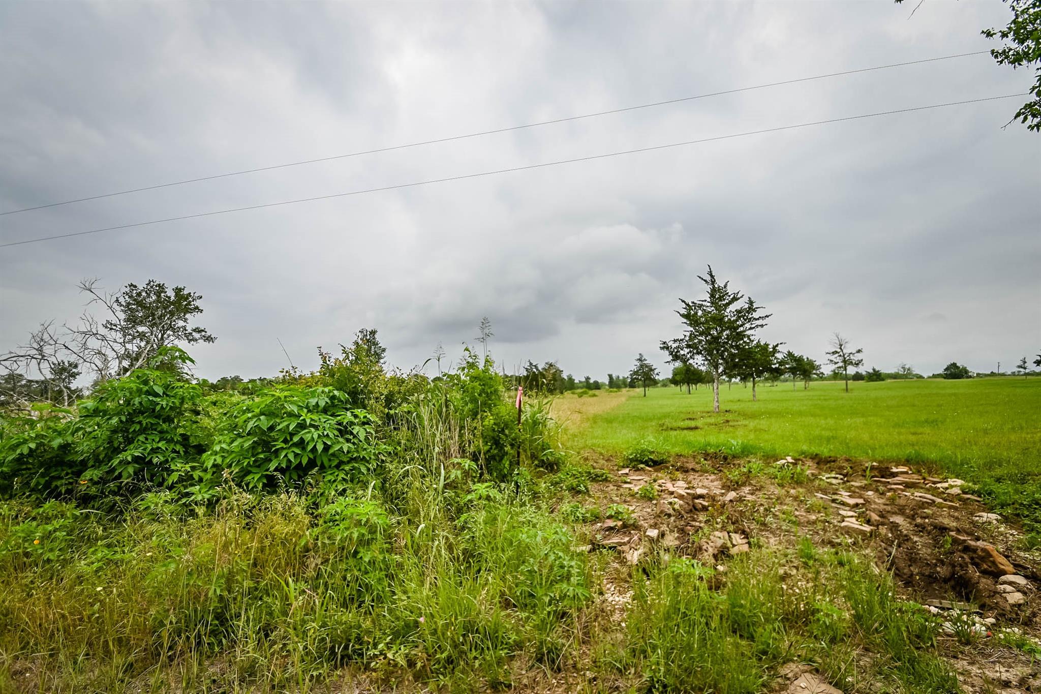 TR 5 000 County Road 451, Waelder, TX 78959