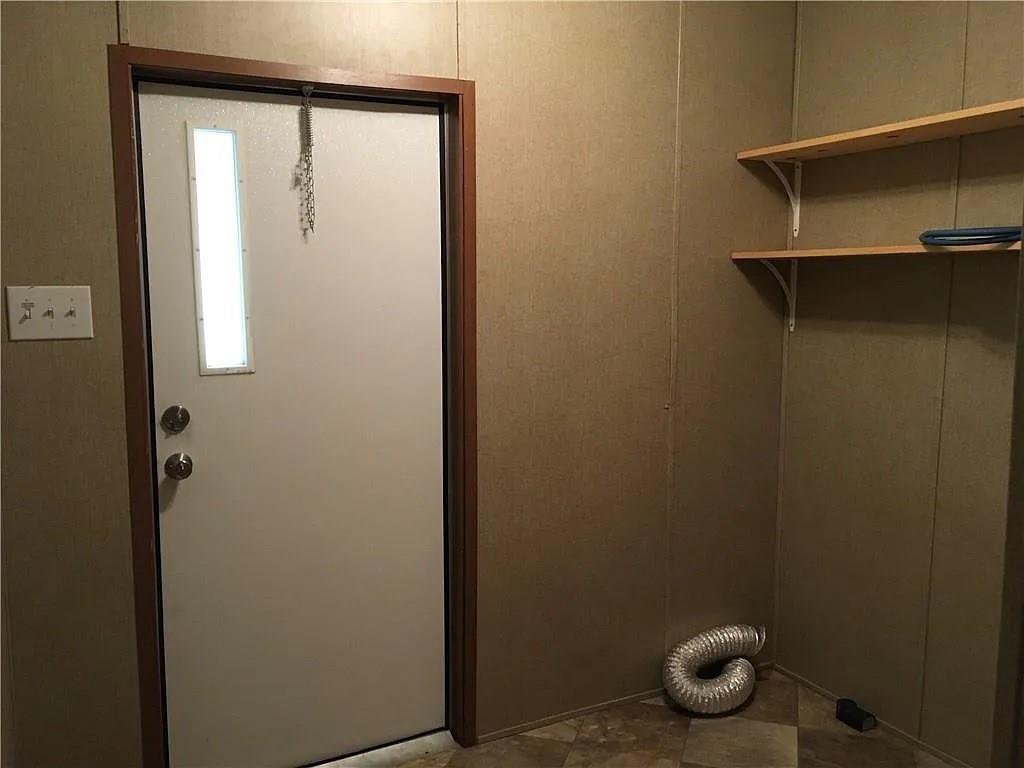 1719 Watterson Rd, Red Rock, TX 78662