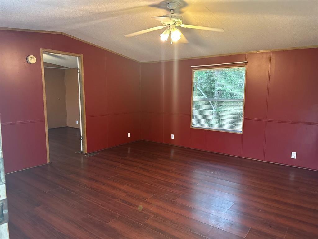 1719 Watterson Rd, Red Rock, TX 78662