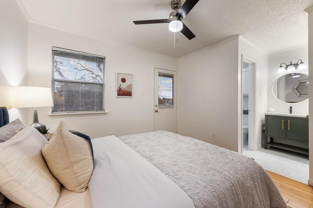 5608 Cougar Dr # 220, Austin, TX 78745