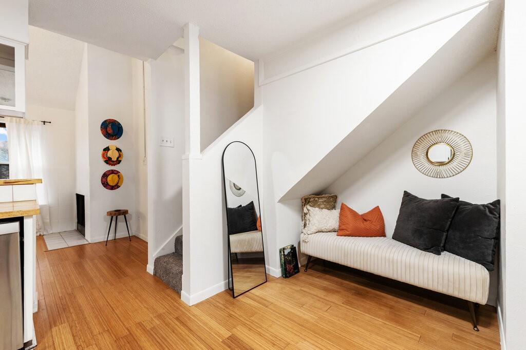 5608 Cougar Dr # 220, Austin, TX 78745