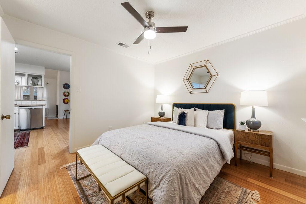 5608 Cougar Dr # 220, Austin, TX 78745