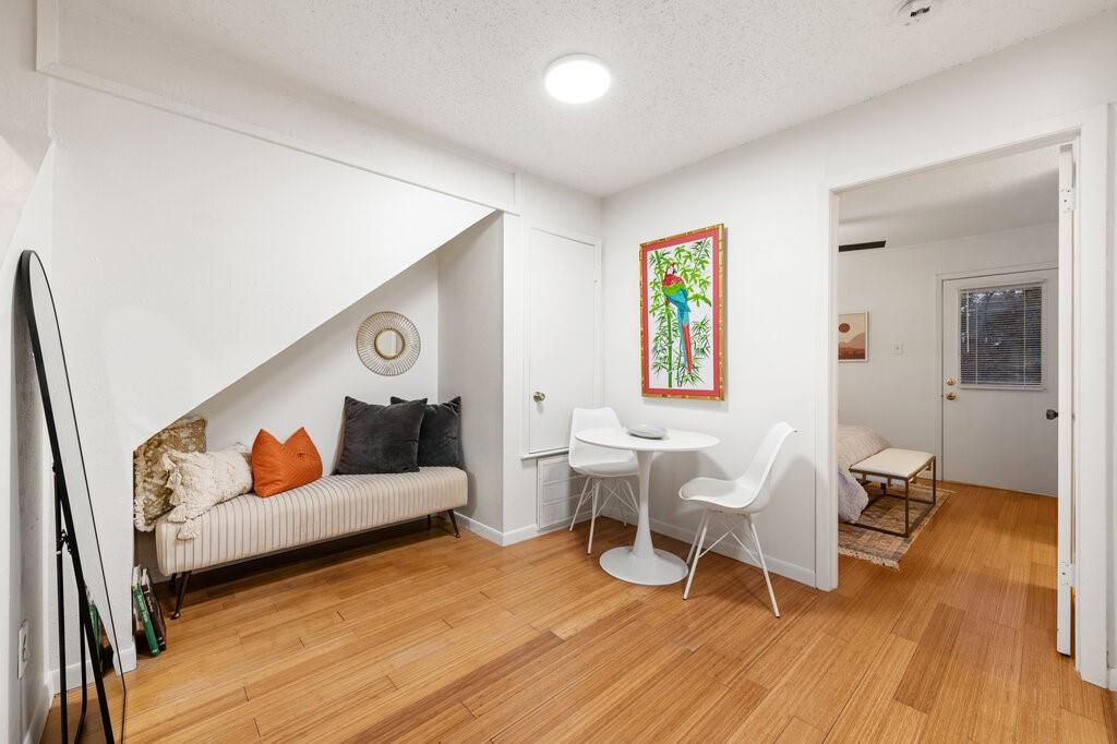 5608 Cougar Dr # 220, Austin, TX 78745