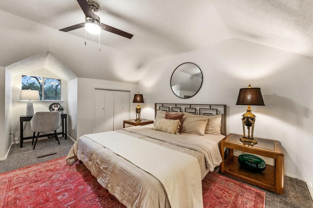 5608 Cougar Dr # 220, Austin, TX 78745