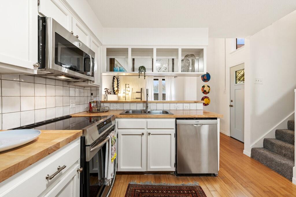 5608 Cougar Dr # 220, Austin, TX 78745