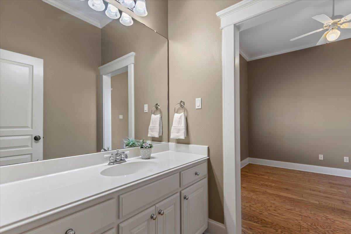312 Quarterhorse Dr, Liberty Hill, TX 78642