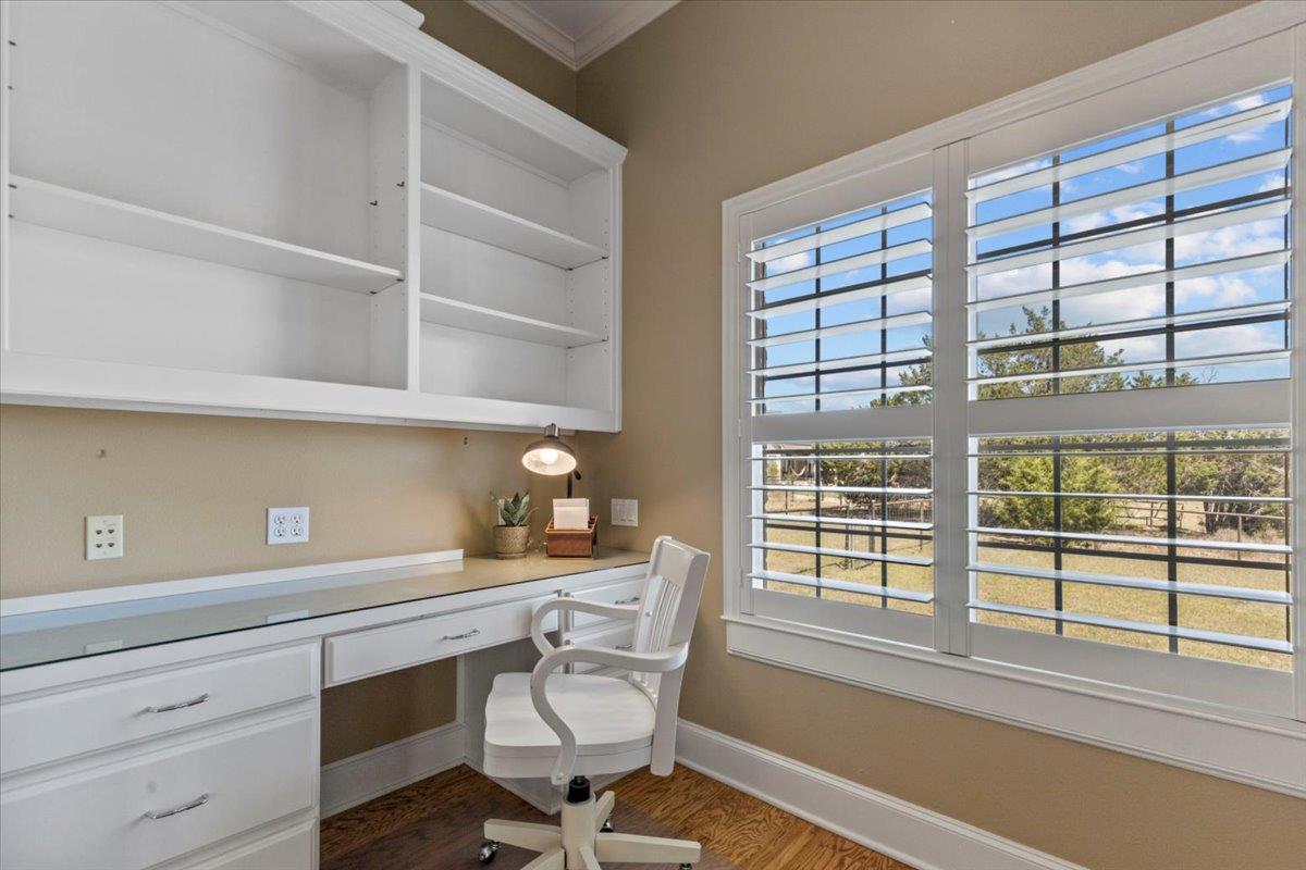 312 Quarterhorse Dr, Liberty Hill, TX 78642