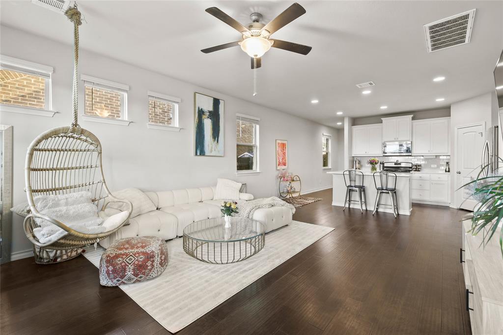 326 Eves Necklace Cir, Buda, TX 78610